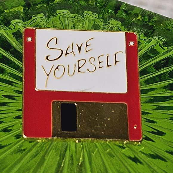 Retro Floppy Disc Save Yourself Enamel & Metal Pin Vintage Memorabilia Red White - Picture 6 of 7